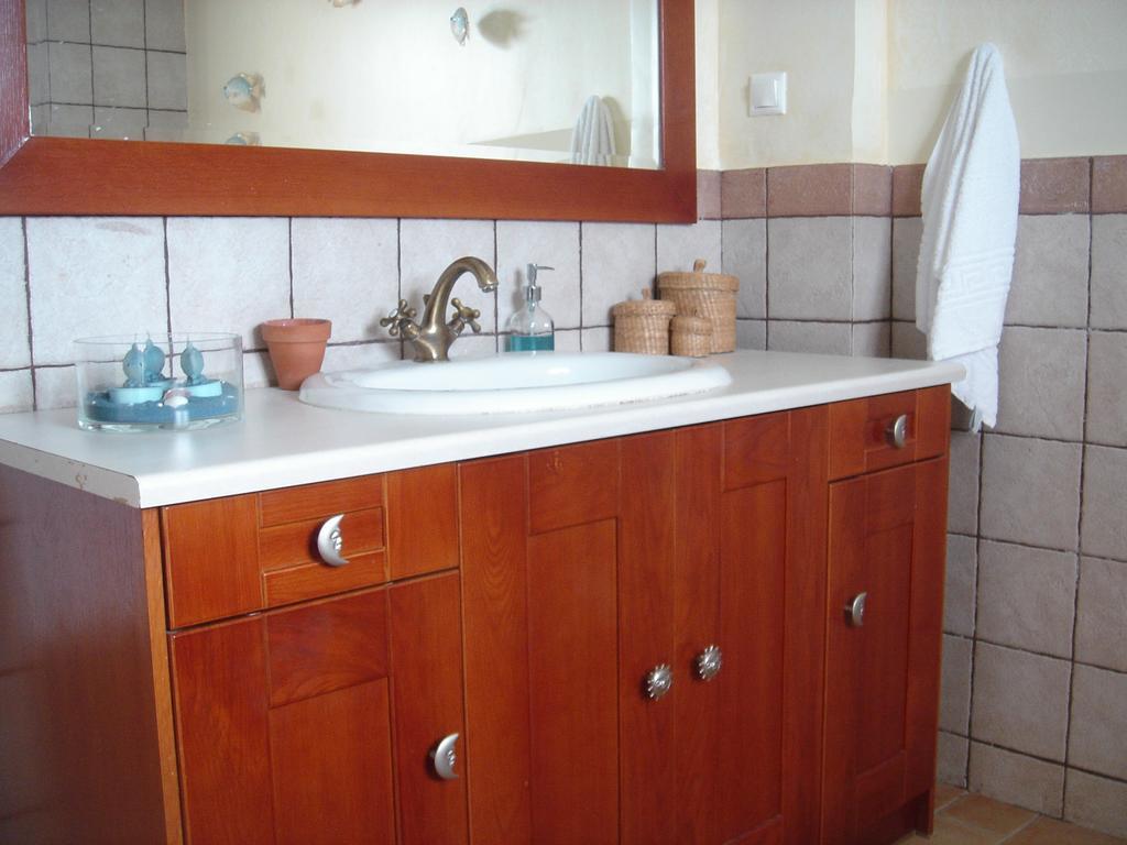 Marathon Beachside Villa 100M From The Beach 스키니아스 외부 사진