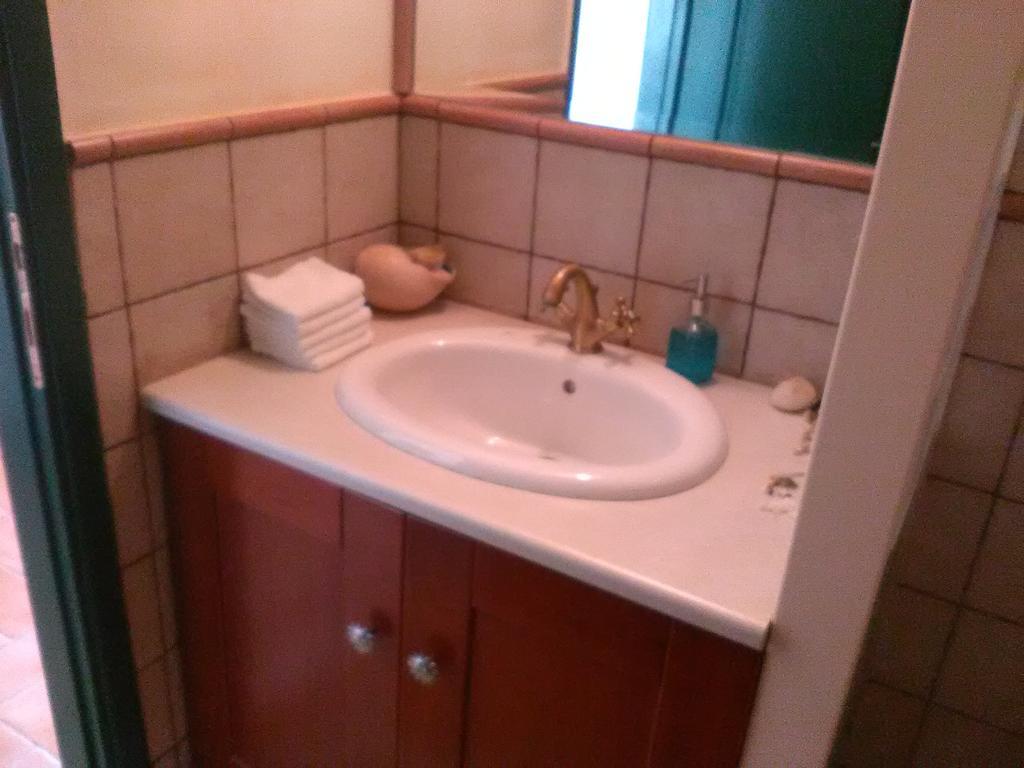 Marathon Beachside Villa 100M From The Beach 스키니아스 외부 사진