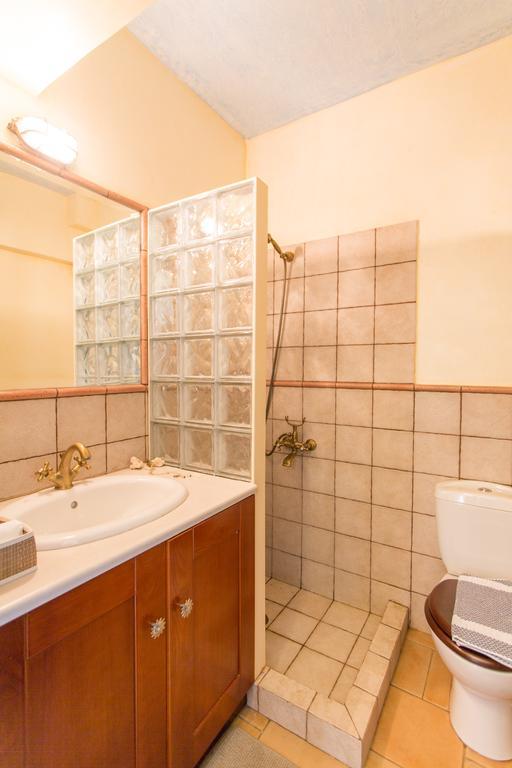 Marathon Beachside Villa 100M From The Beach 스키니아스 외부 사진