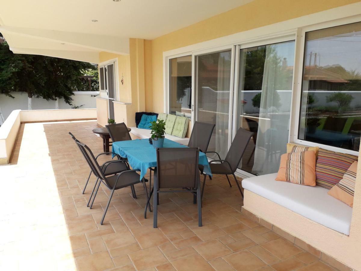 Marathon Beachside Villa 100M From The Beach 스키니아스 외부 사진